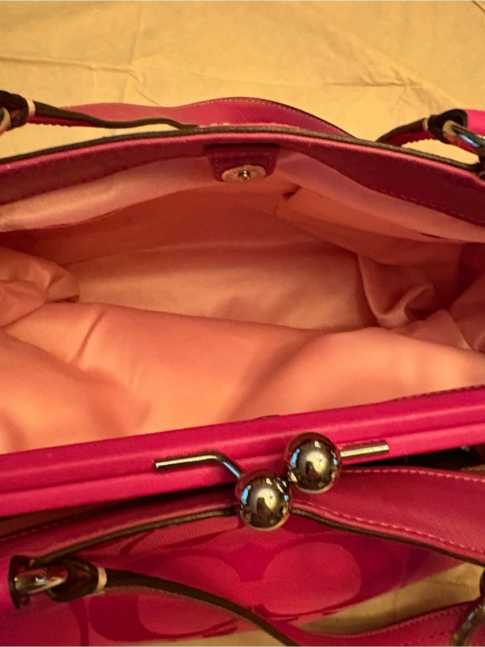 Coach Signature Laura Carryall in Magenta/Hot Pink. 14940